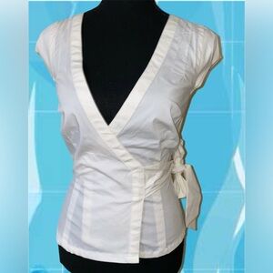 H&M blouses short sleeve top 
Made in
andonéisia
EUR 32
US. 2
CA 2 CN
155/76₽